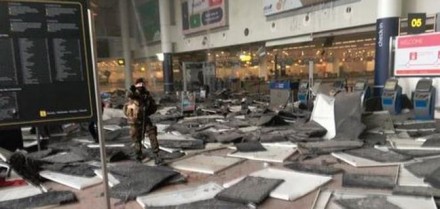 Terrore a Bruxelles, esplosioni all'aeroporto